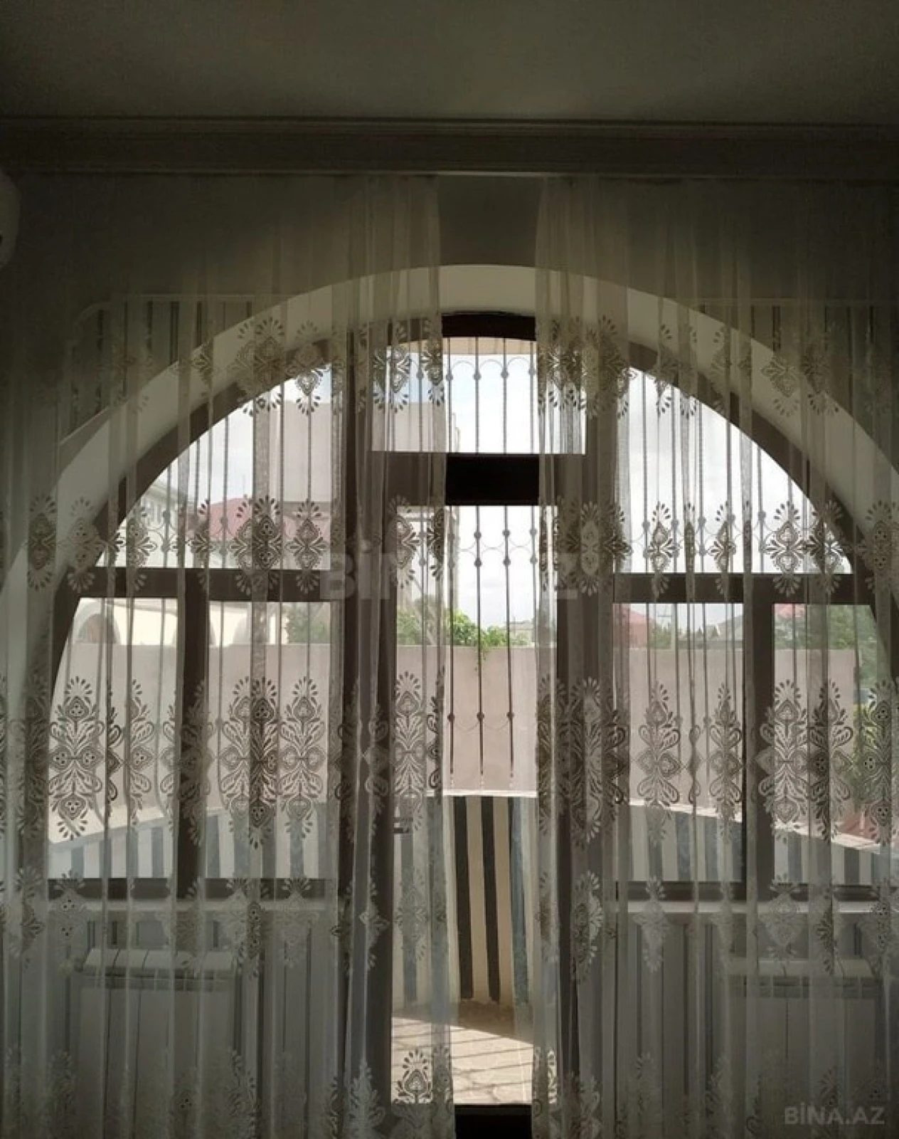 Satılır 4 otaqlı həyət evi 200 m²