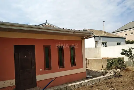 Satılır 4 otaqlı həyət evi 200 m²