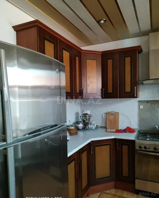 Satılır 4 otaqlı həyət evi 200 m²