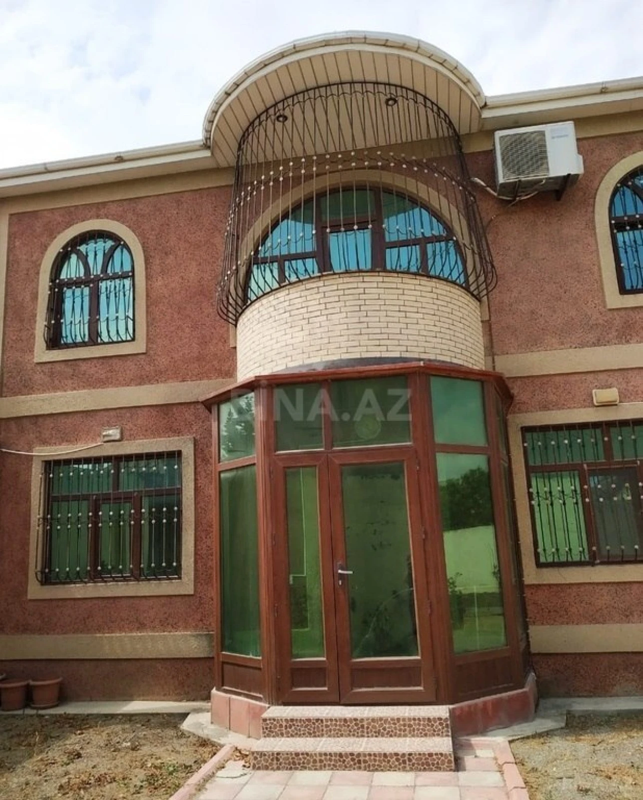 Satılır 4 otaqlı həyət evi 200 m²