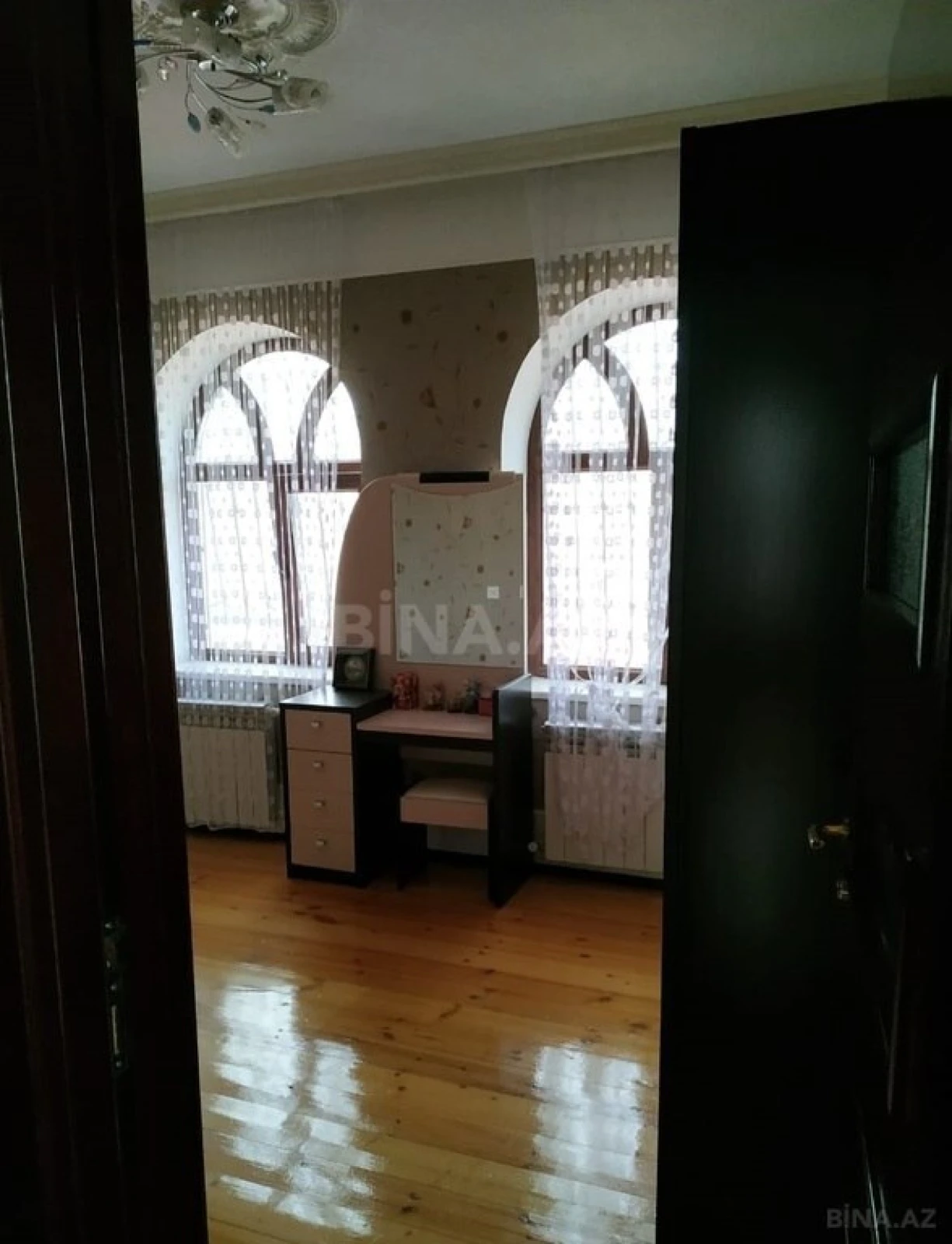 Satılır 4 otaqlı həyət evi 200 m²