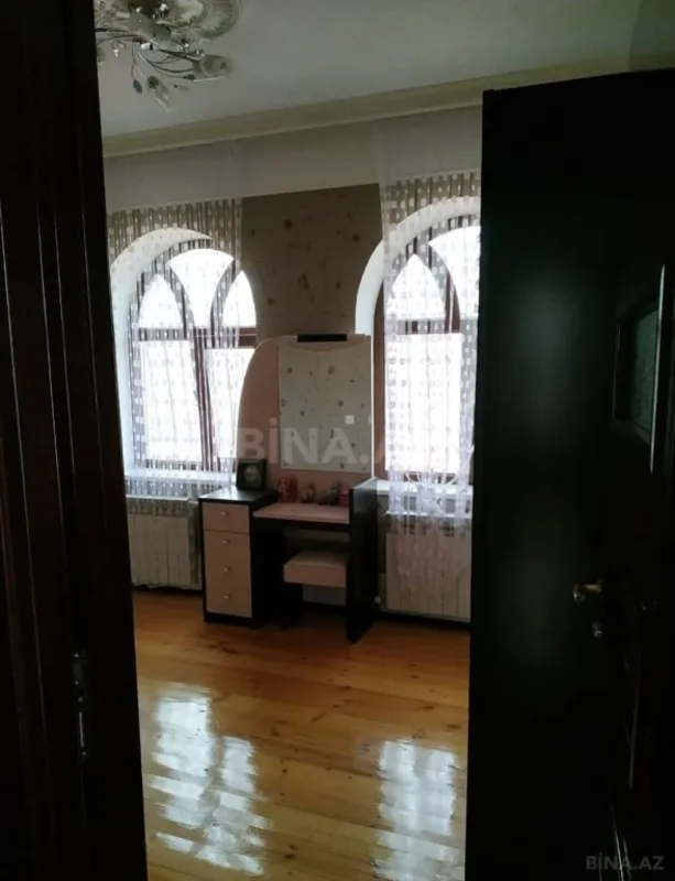 Satılır 4 otaqlı həyət evi 200 m²