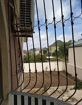 Satılır 4 otaqlı həyət evi 200 m²