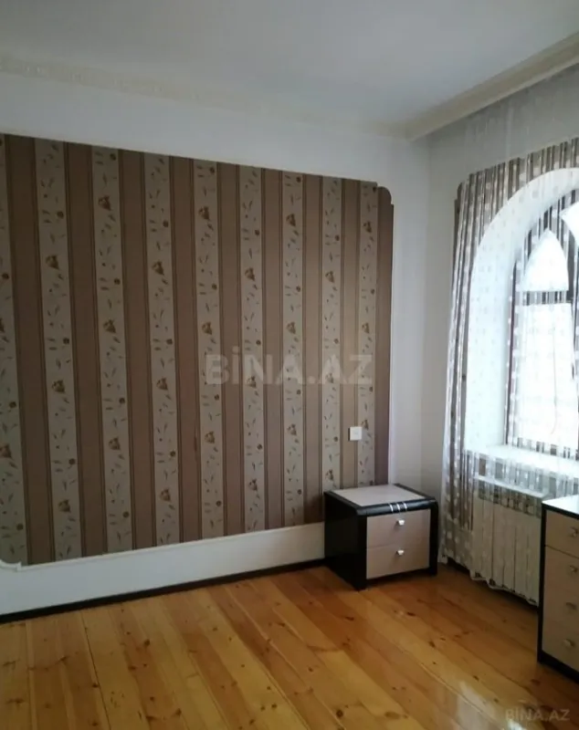 Satılır 4 otaqlı həyət evi 200 m²