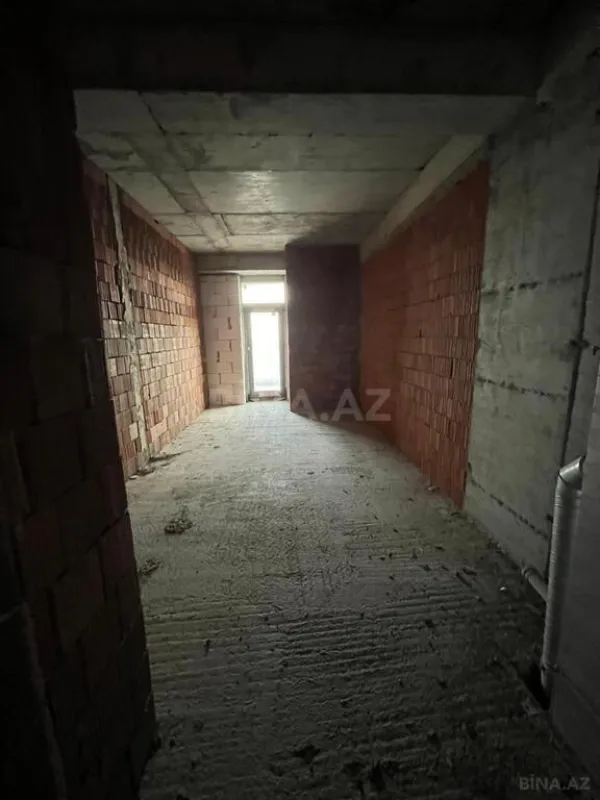 Satılır 4 otaqlı mənzil 225 m²