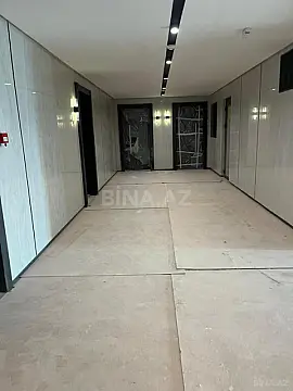 Satılır 4 otaqlı mənzil 225 m²