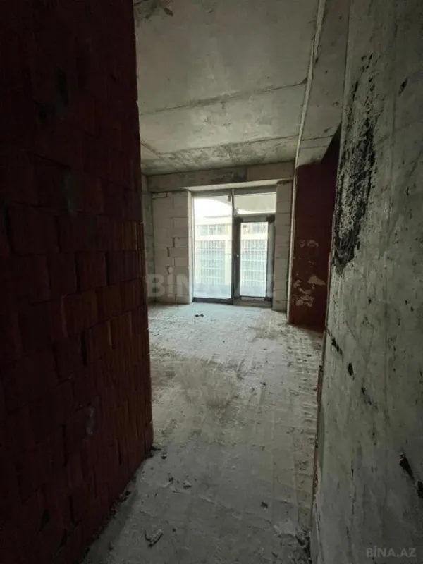 Satılır 4 otaqlı mənzil 225 m²