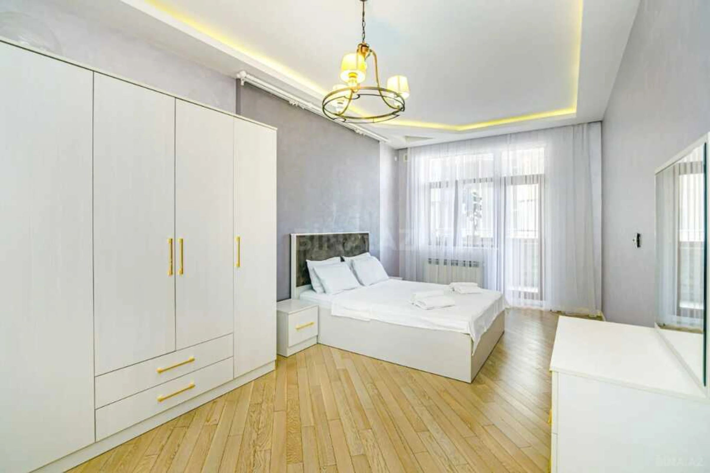 Kirayə verilir 3 otaqlı mənzil 147 m²