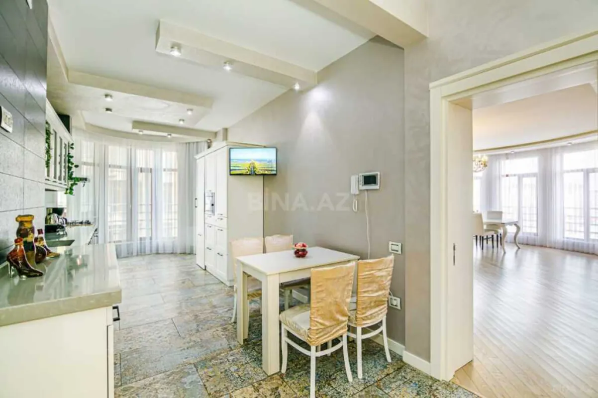 Kirayə verilir 3 otaqlı mənzil 147 m²