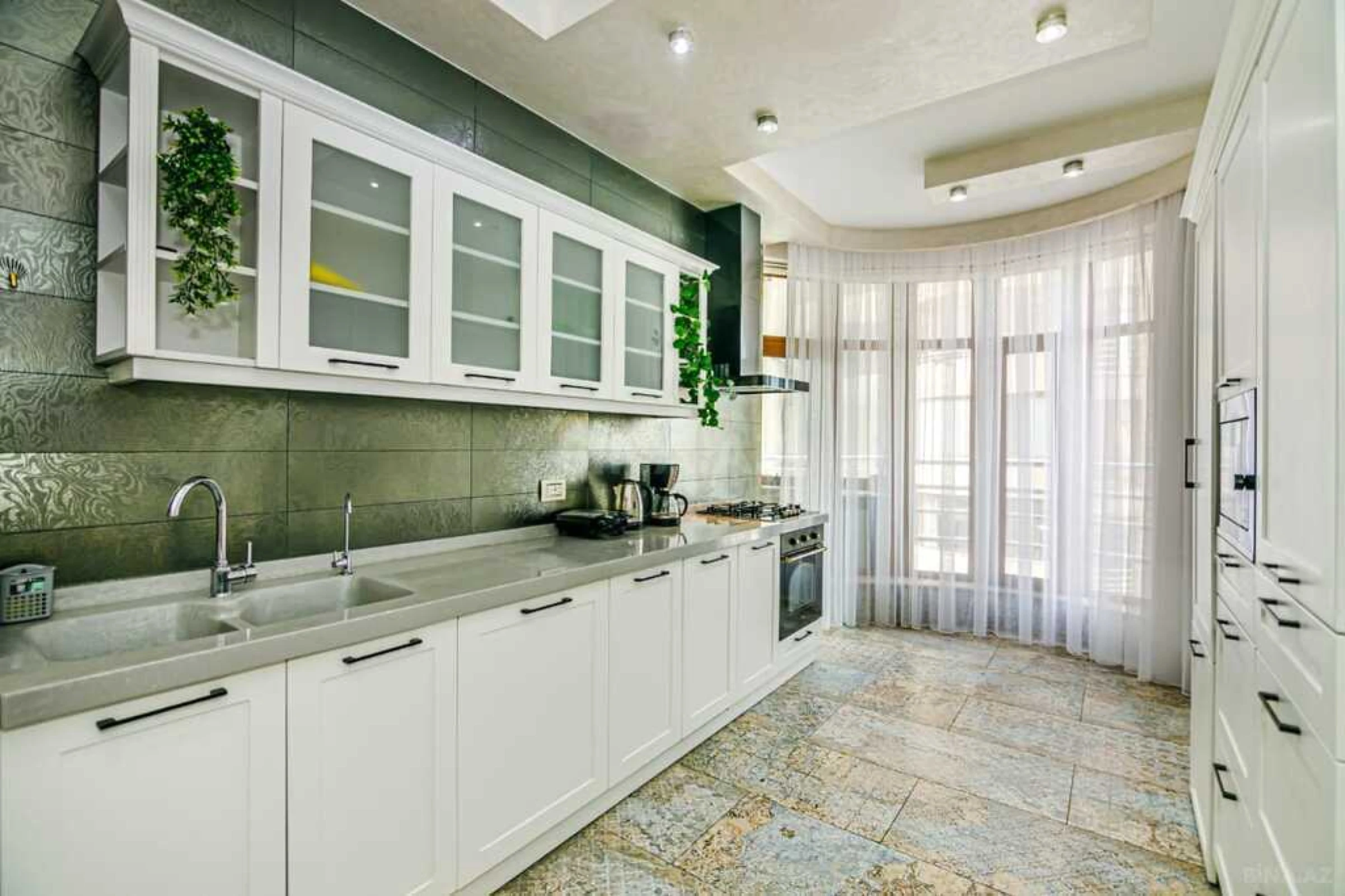 Kirayə verilir 3 otaqlı mənzil 147 m²