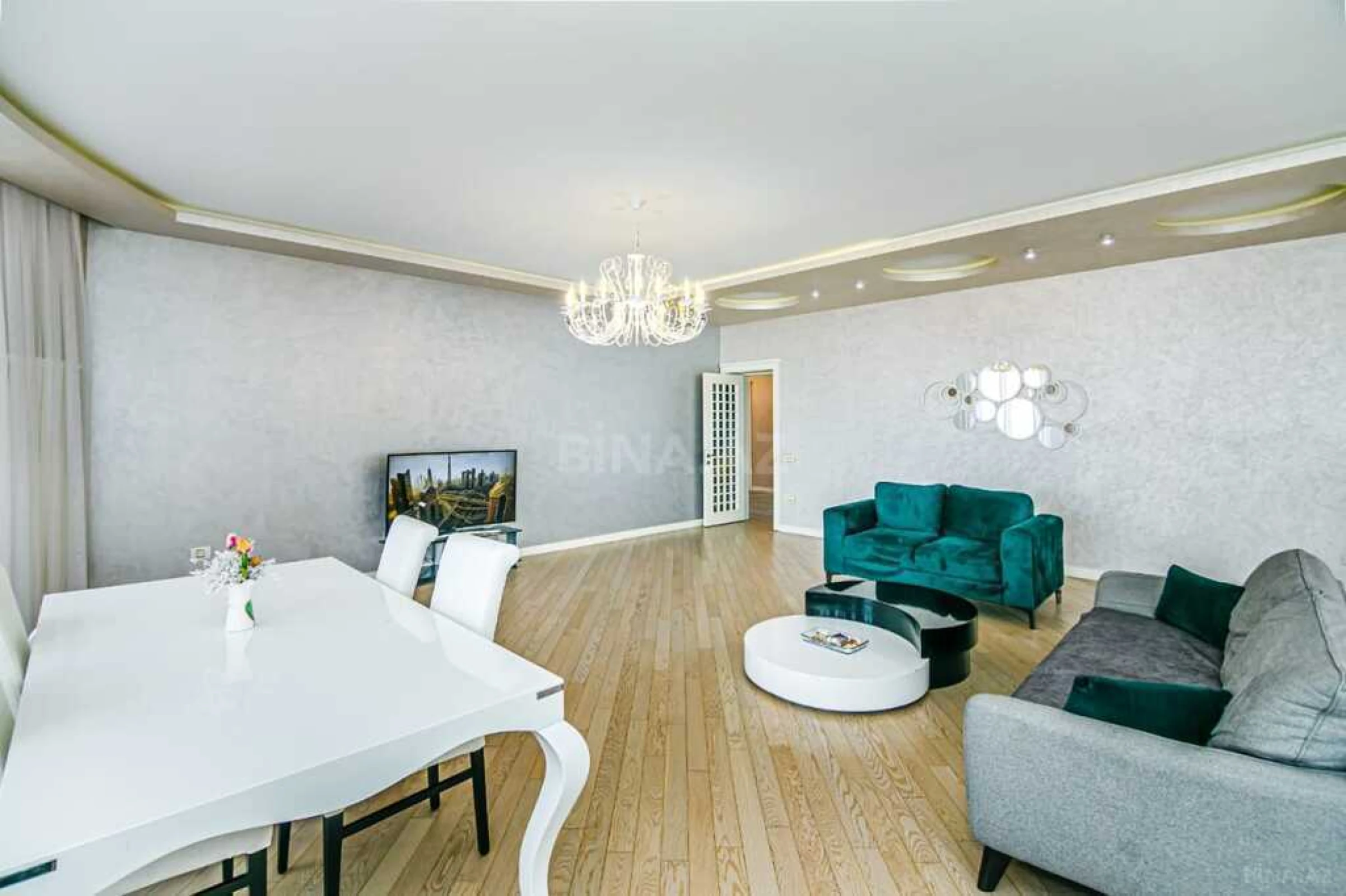 Kirayə verilir 3 otaqlı mənzil 147 m²