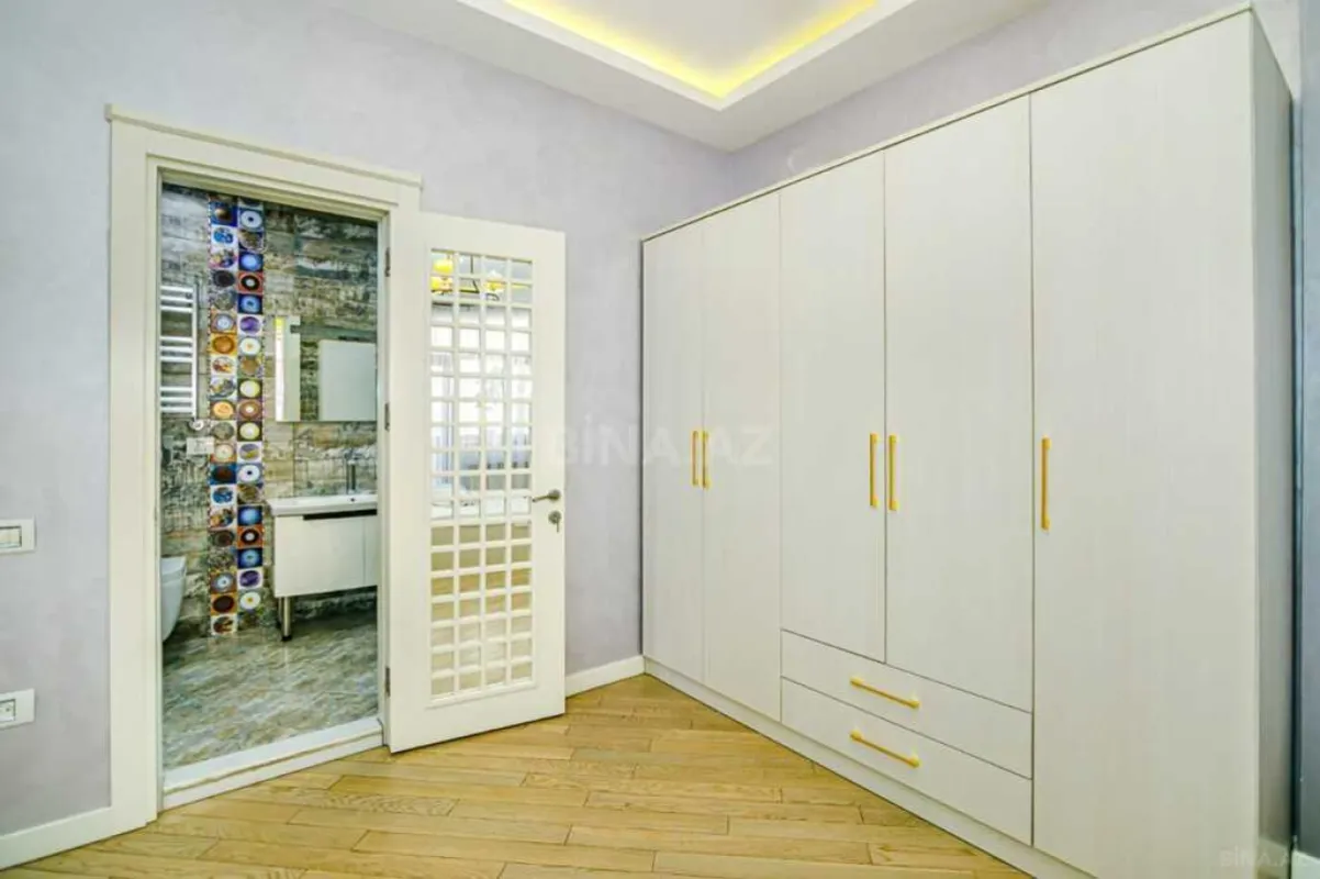 Kirayə verilir 3 otaqlı mənzil 147 m²
