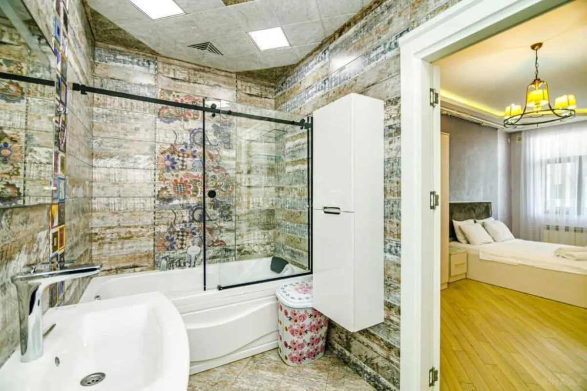 Kirayə verilir 3 otaqlı mənzil 147 m²