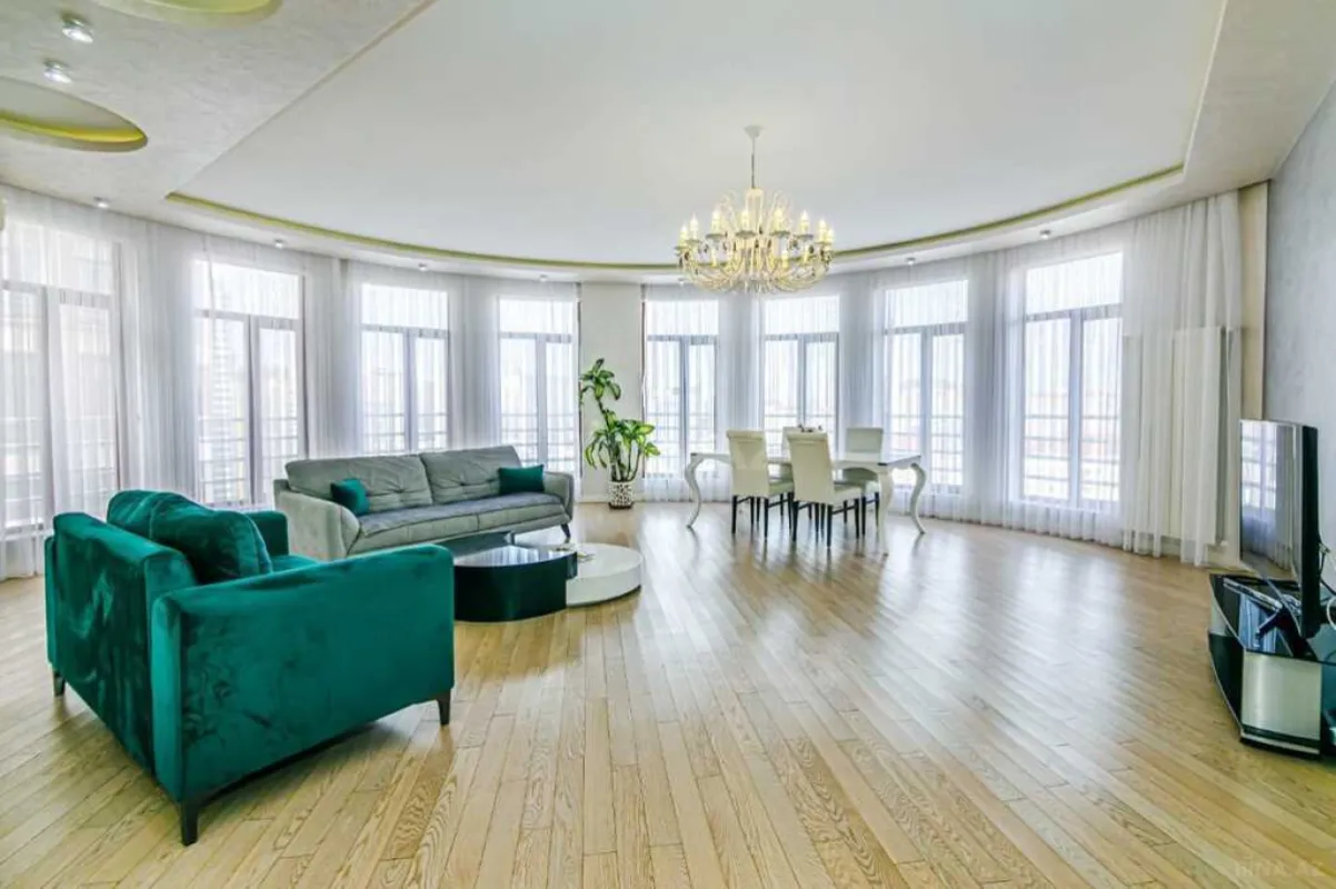 Kirayə verilir 3 otaqlı mənzil 147 m²