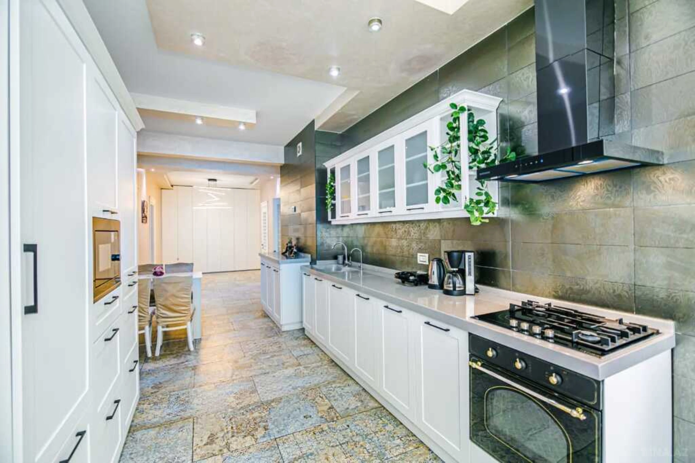 Kirayə verilir 3 otaqlı mənzil 147 m²