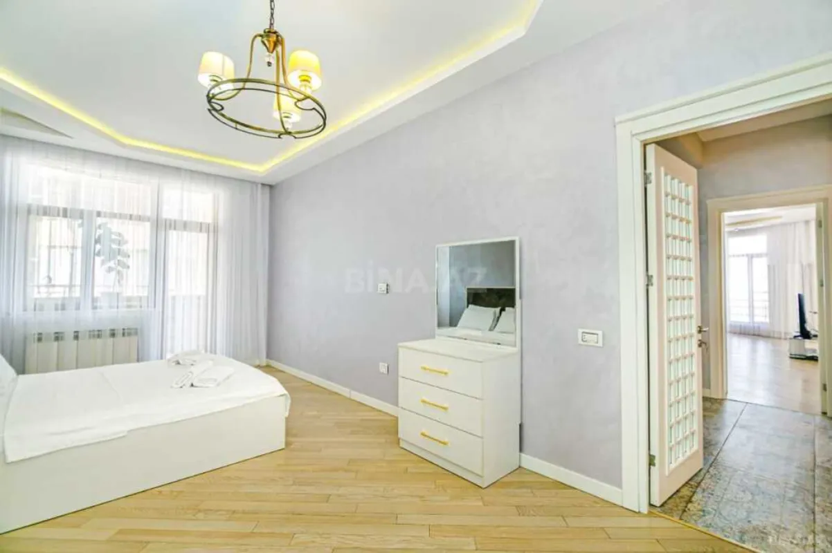 Kirayə verilir 3 otaqlı mənzil 147 m²