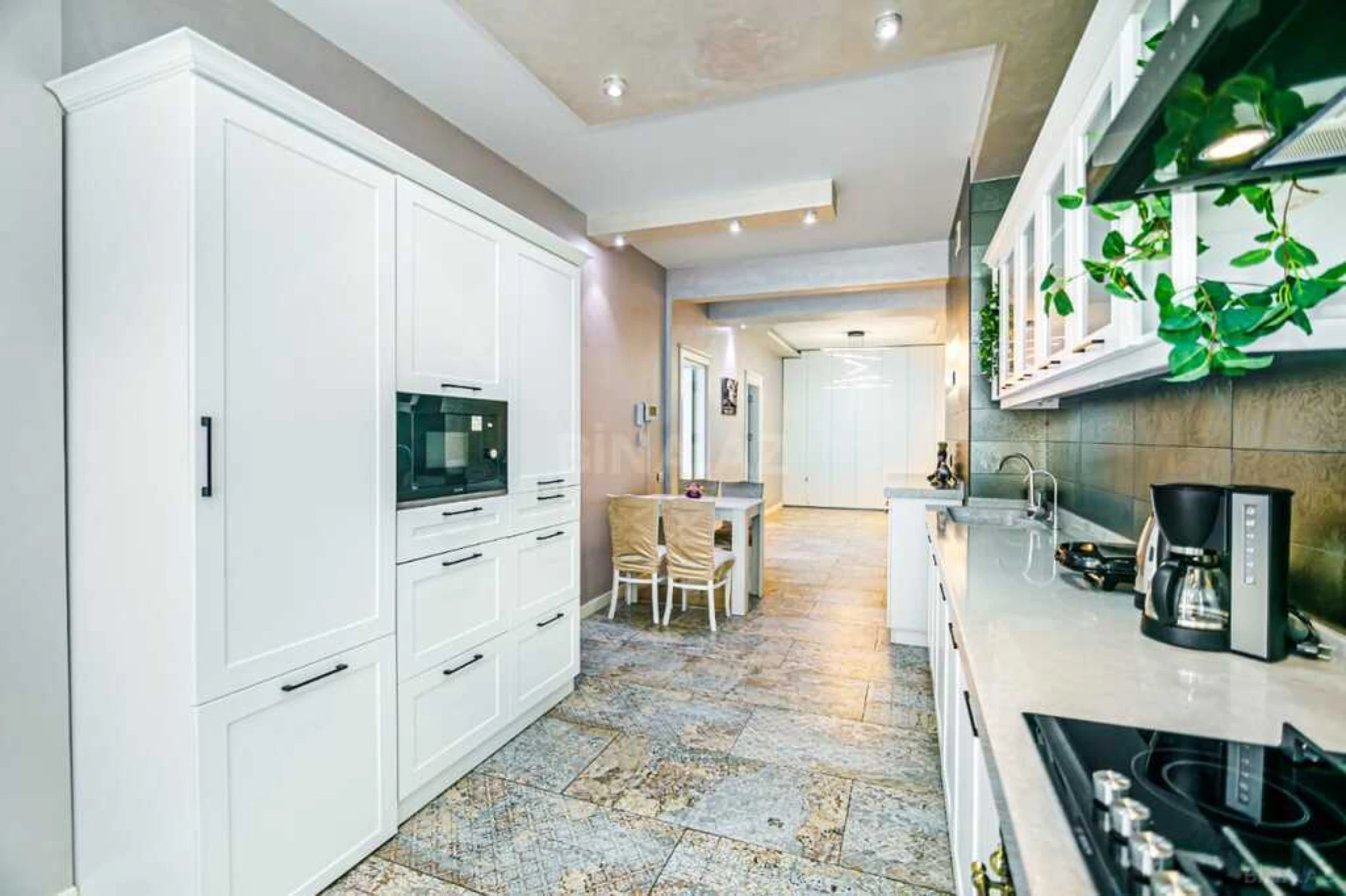 Kirayə verilir 3 otaqlı mənzil 147 m²