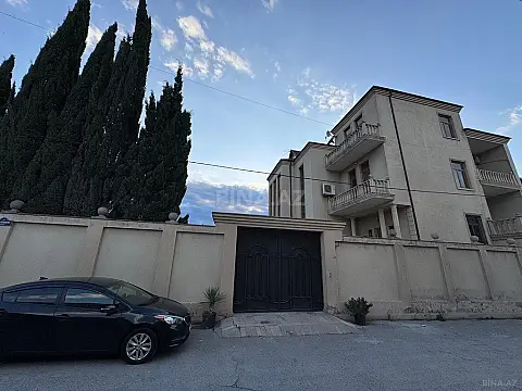 Satılır 8 otaqlı həyət evi 500 m²