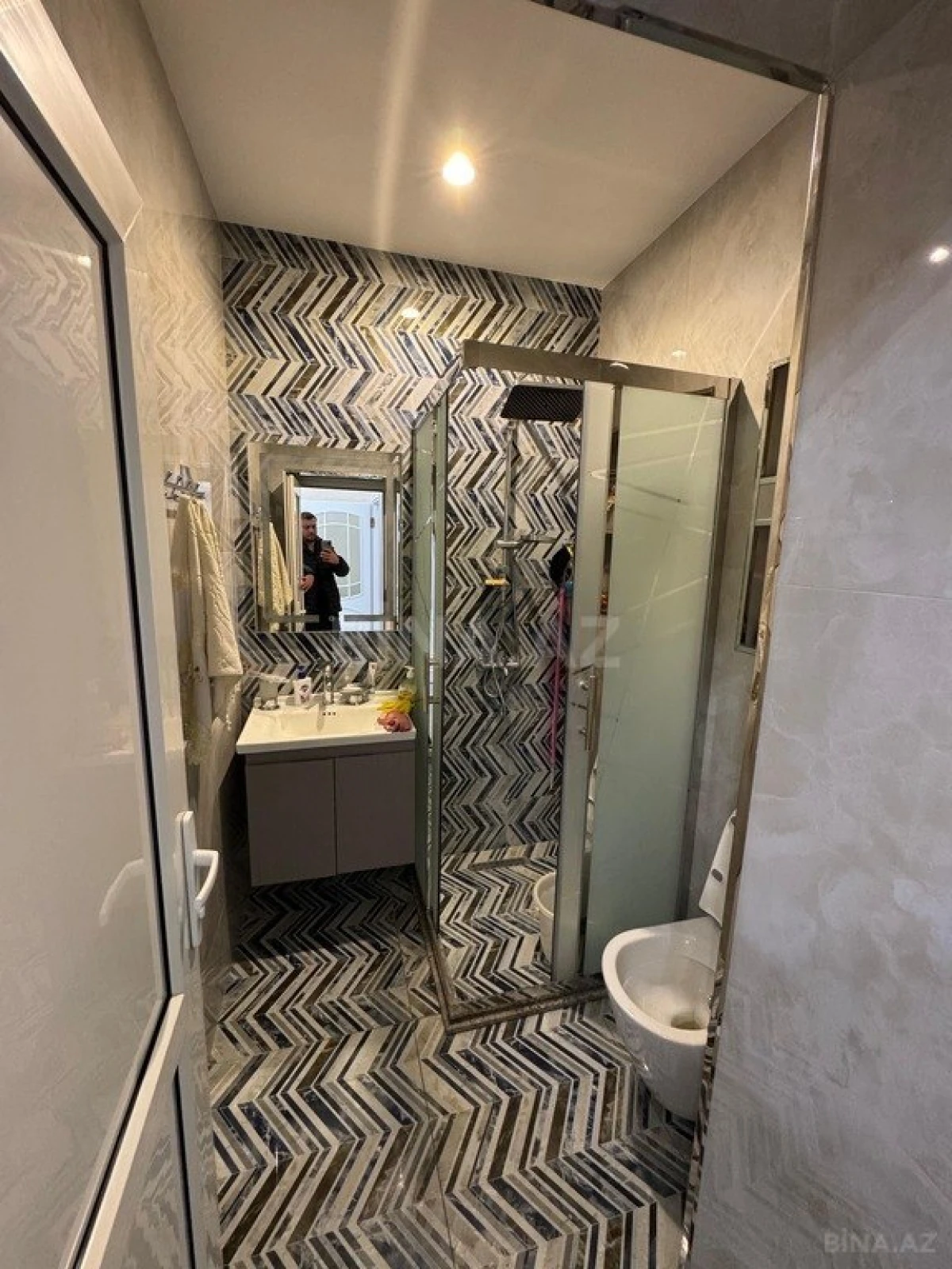 Satılır 8 otaqlı həyət evi 500 m²