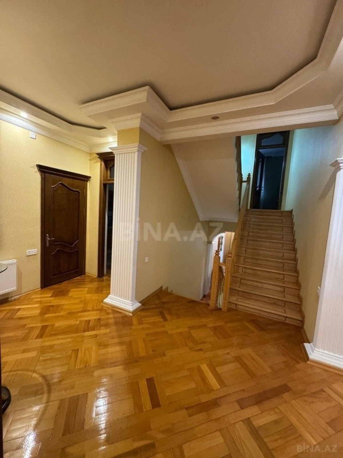 Satılır 8 otaqlı həyət evi 500 m²