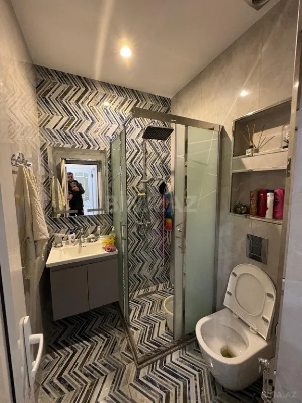 Satılır 8 otaqlı həyət evi 500 m²