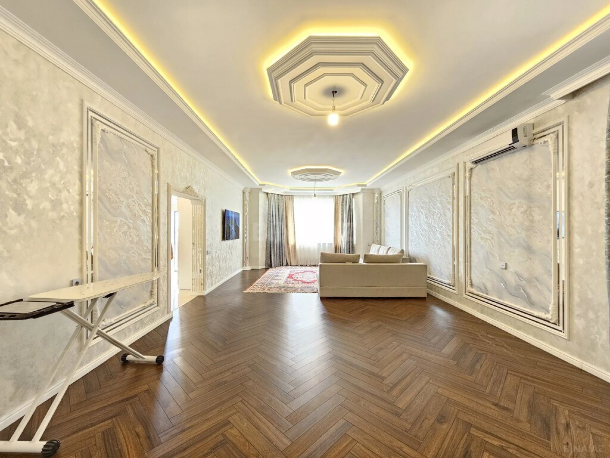 Satılır 5 otaqlı həyət evi 250 m²