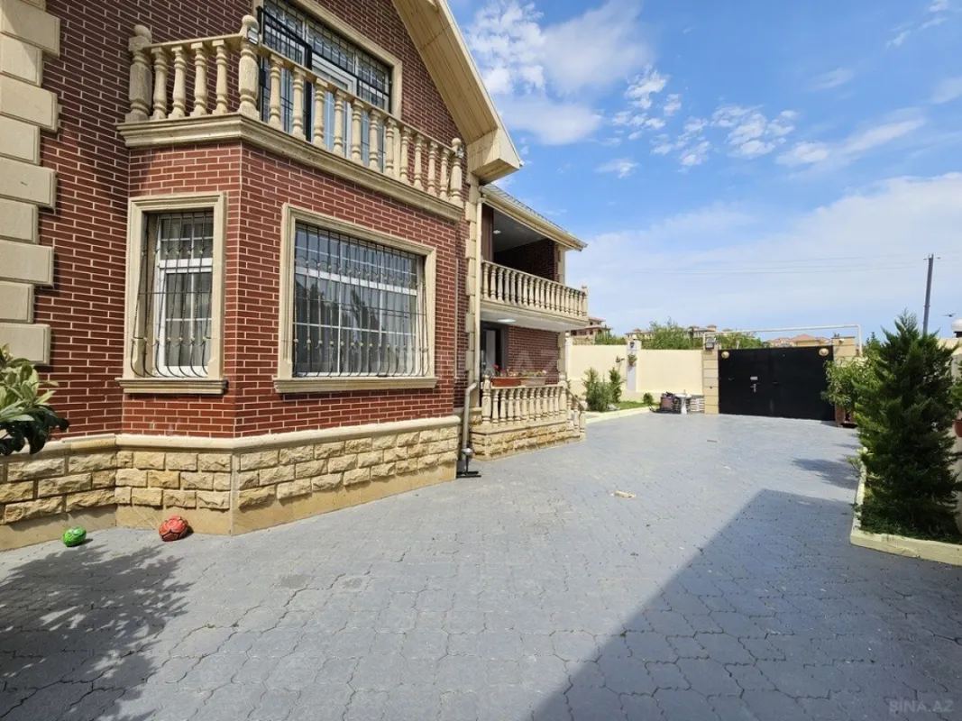 Satılır 5 otaqlı həyət evi 250 m²