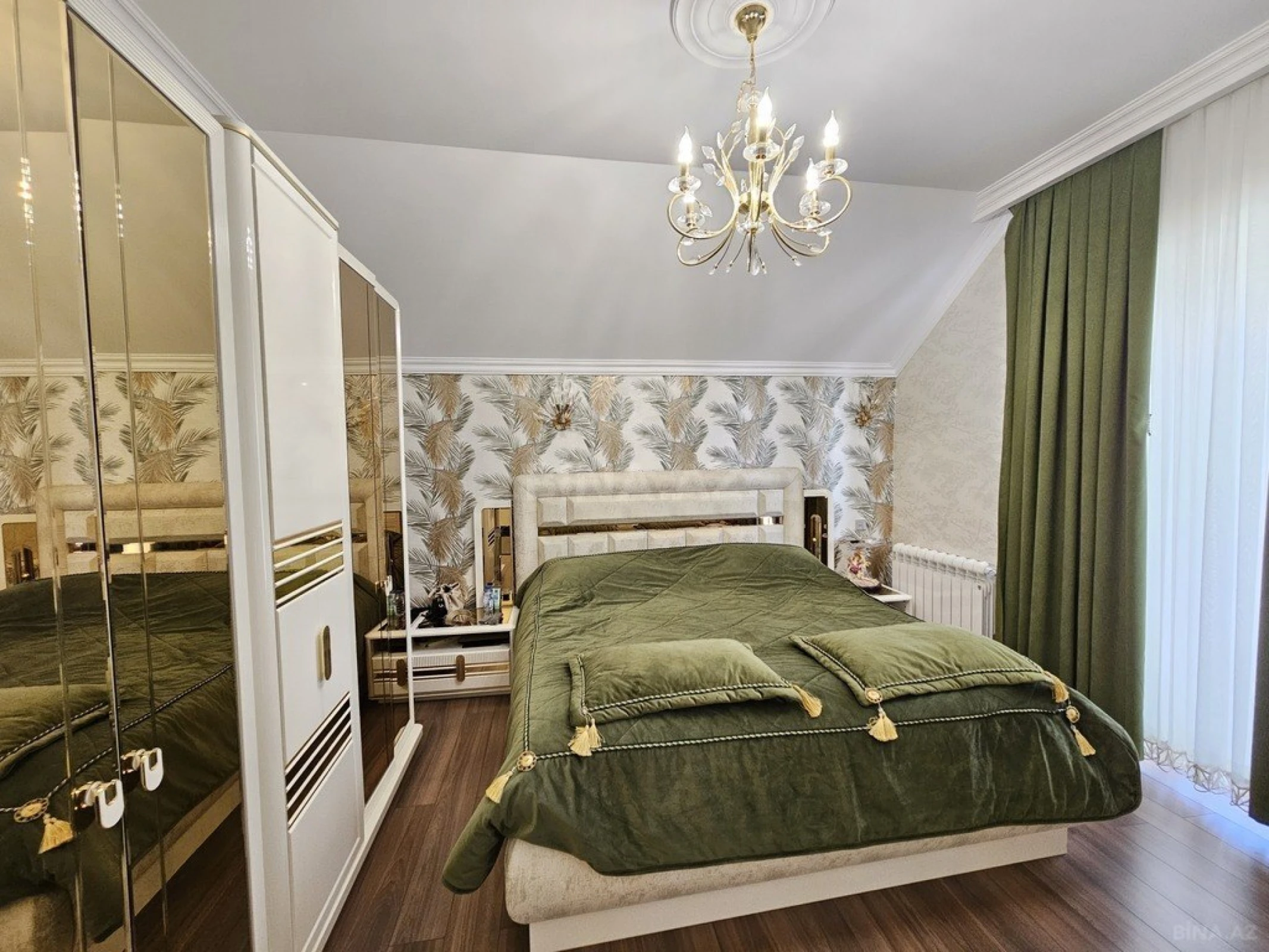 Satılır 5 otaqlı həyət evi 250 m²