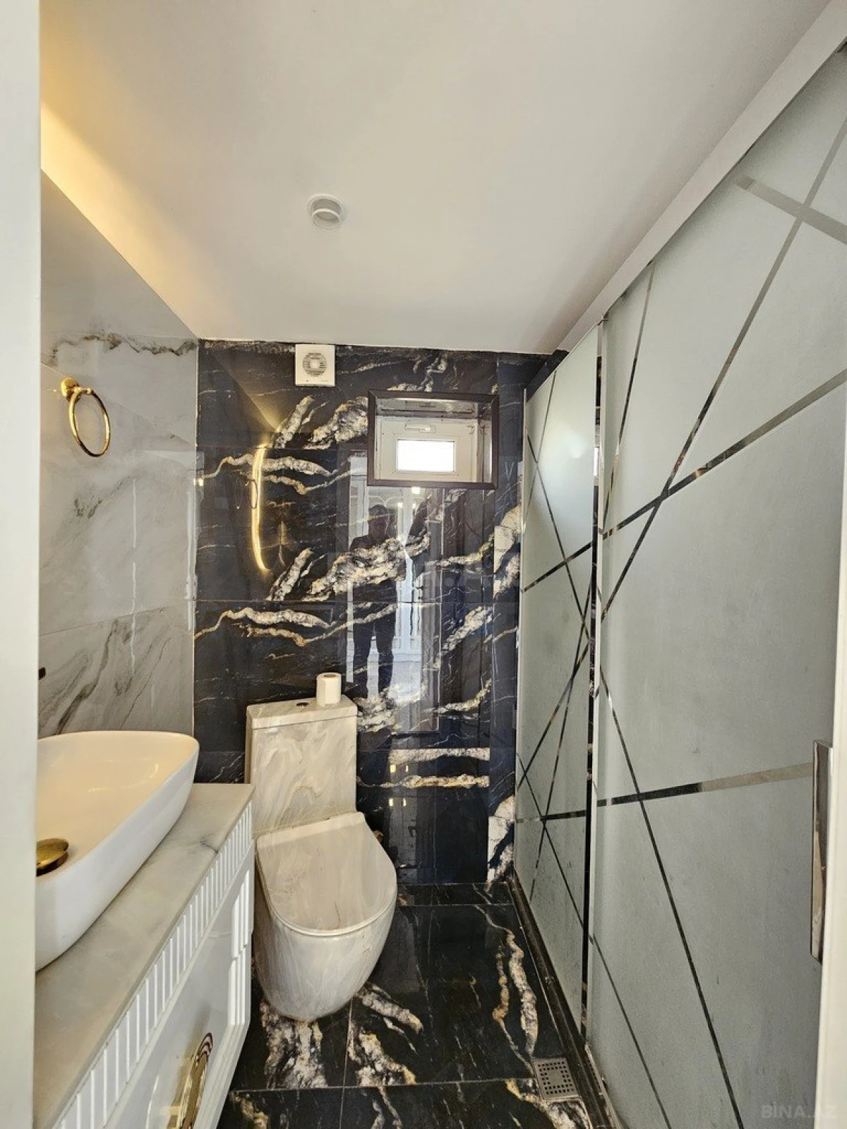 Satılır 5 otaqlı həyət evi 250 m²