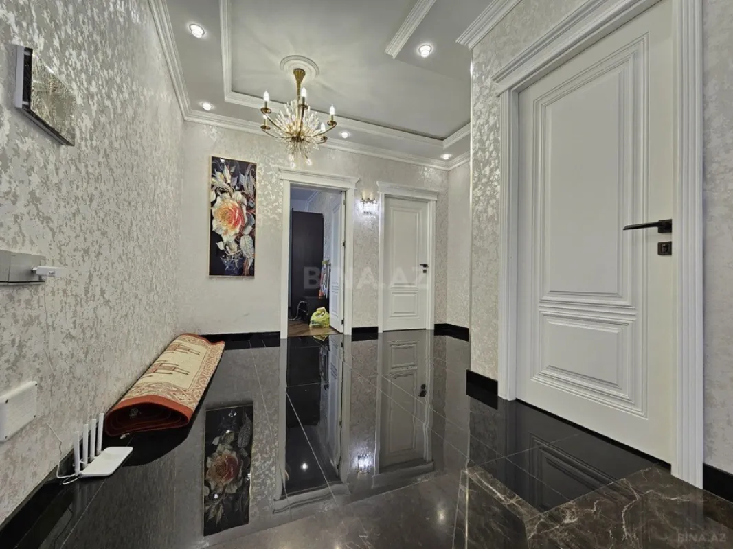 Satılır 5 otaqlı həyət evi 250 m²