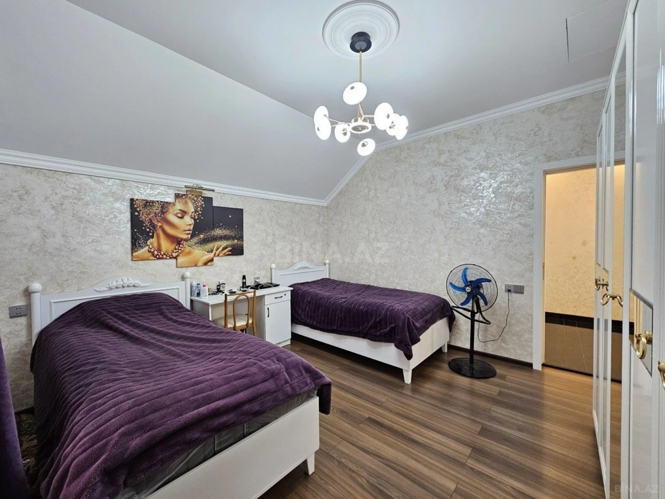 Satılır 5 otaqlı həyət evi 250 m²