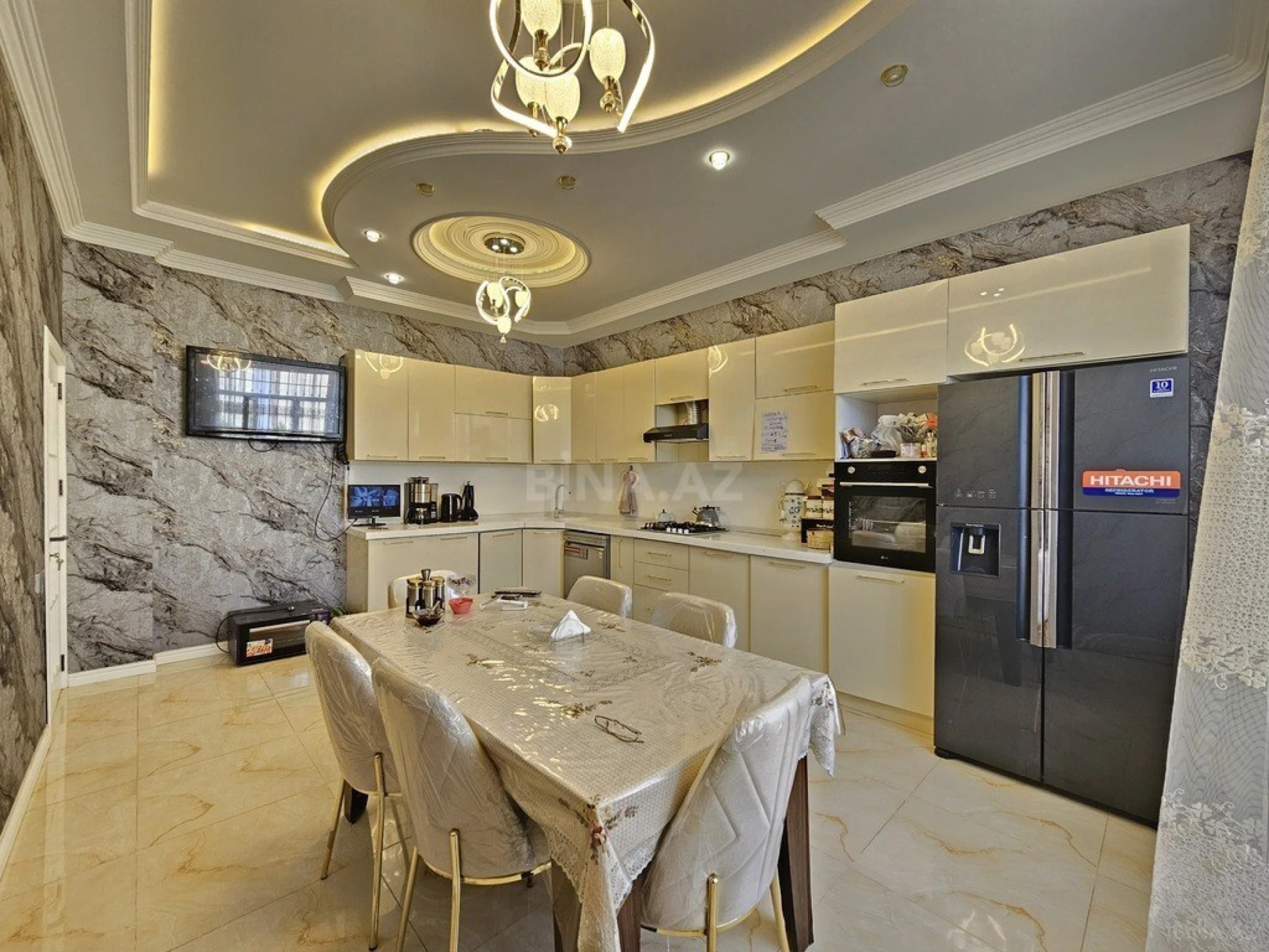 Satılır 5 otaqlı həyət evi 250 m²