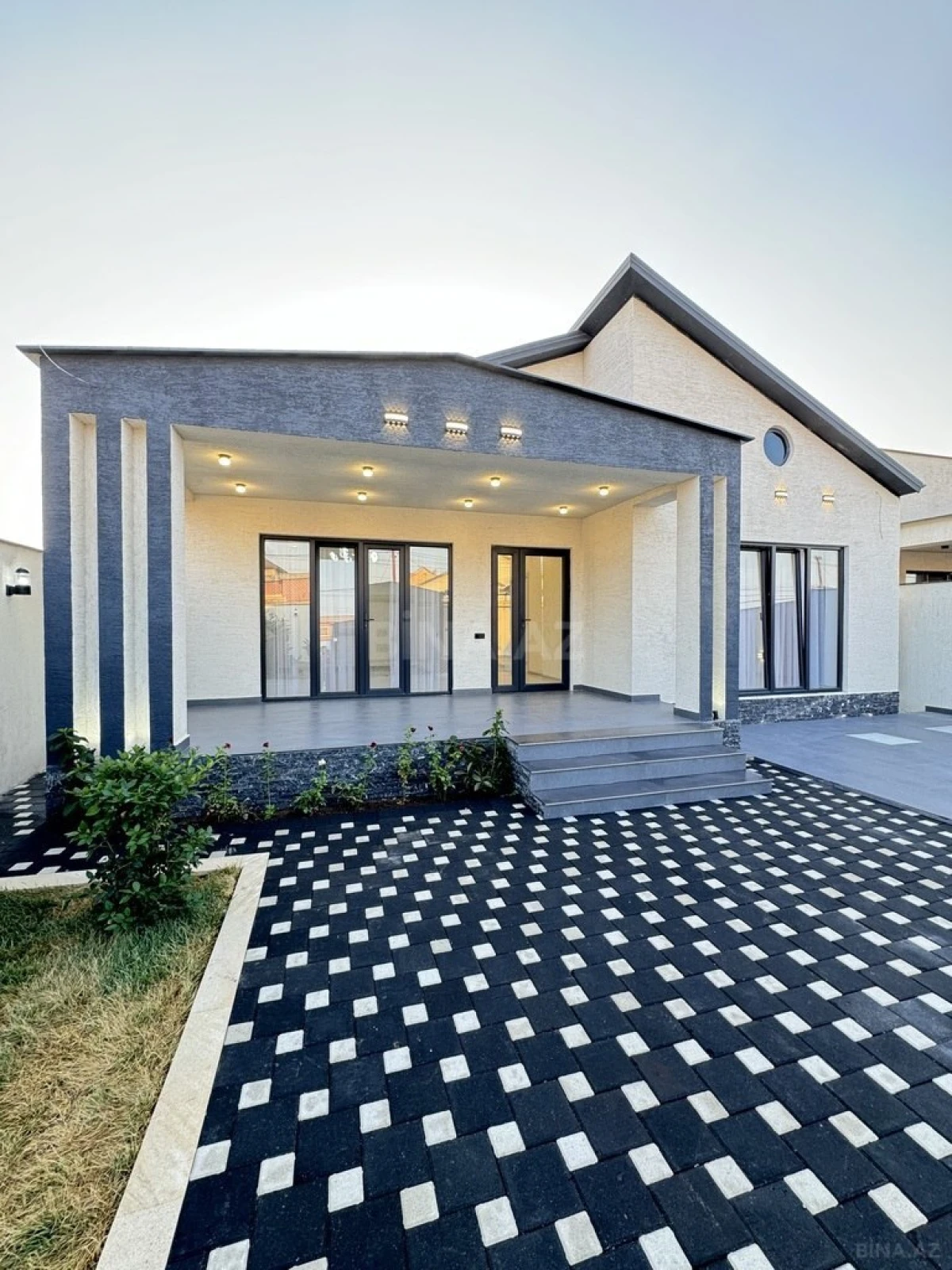 Satılır 4 otaqlı həyət evi 160 m²