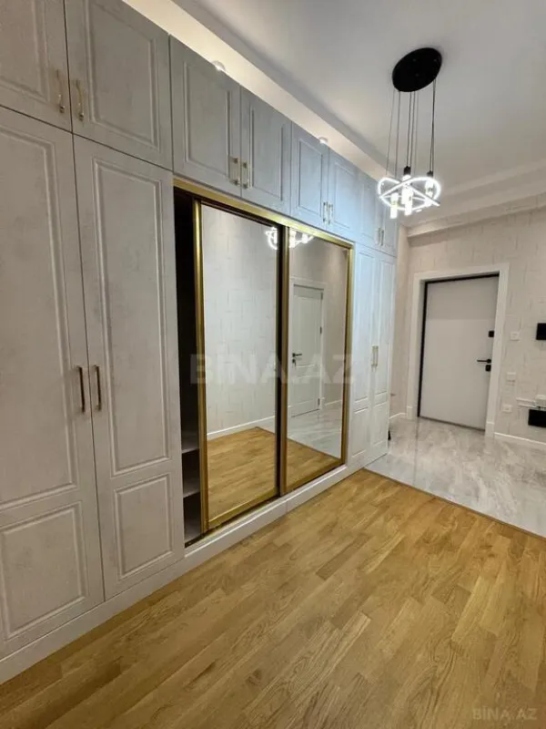Kirayə verilir 3 otaqlı mənzil 130 m²