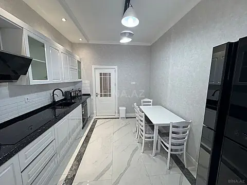 Kirayə verilir 3 otaqlı mənzil 130 m²