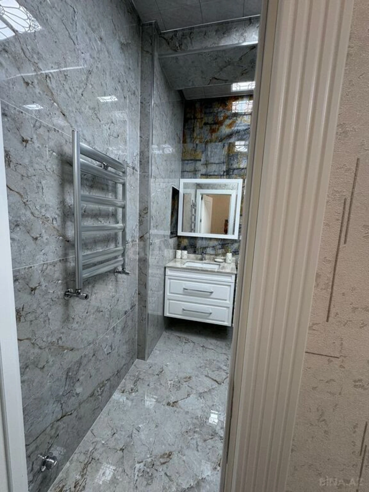 Kirayə verilir 3 otaqlı mənzil 130 m²