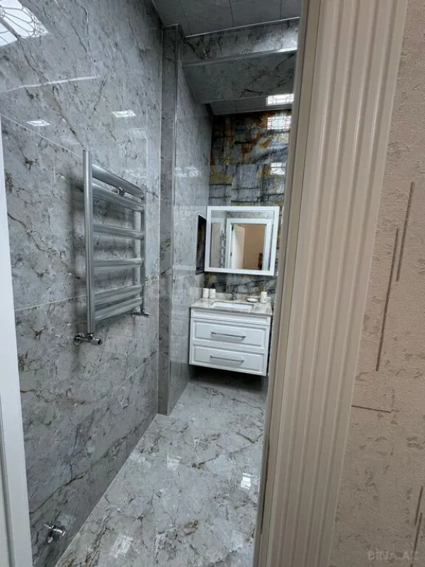 Kirayə verilir 3 otaqlı mənzil 130 m²