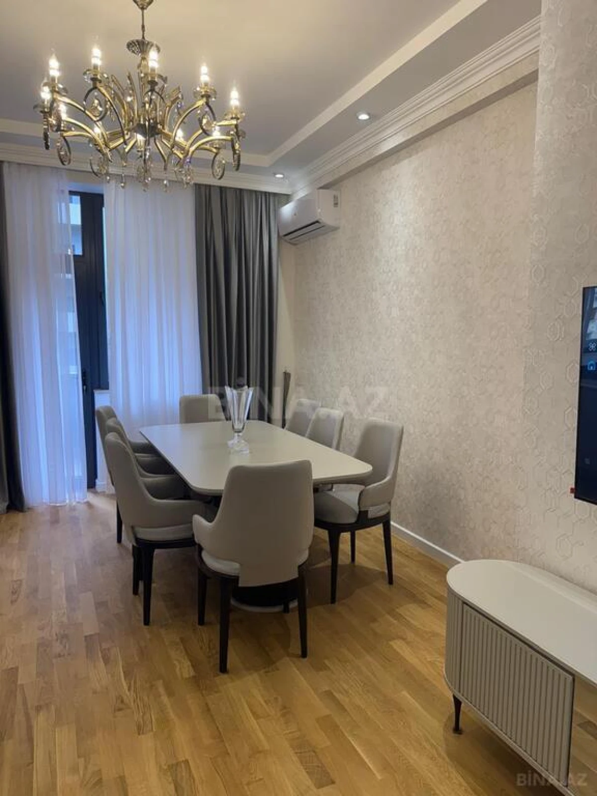 Kirayə verilir 3 otaqlı mənzil 130 m²