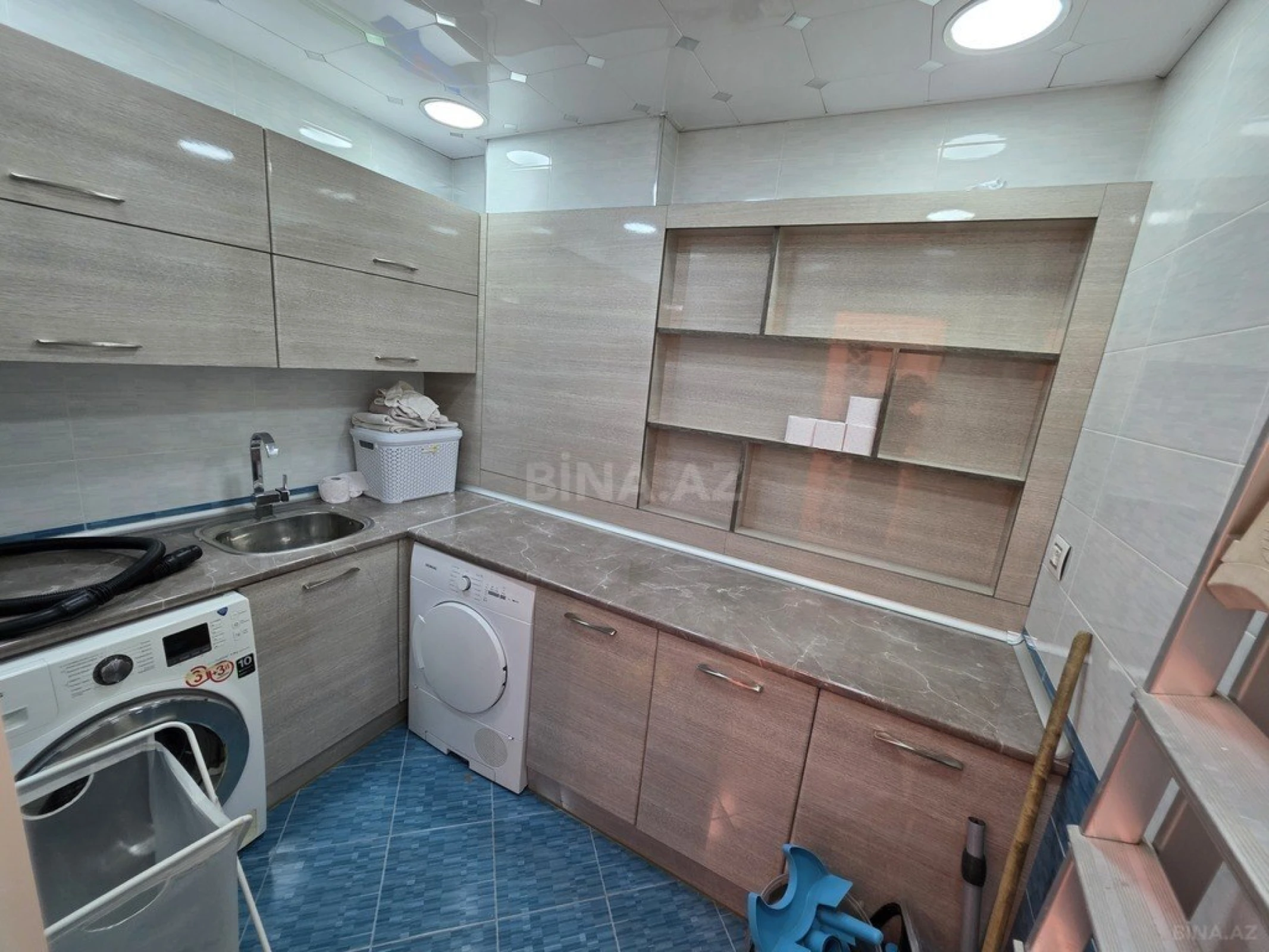 Kirayə verilir 5 otaqlı mənzil 263 m²