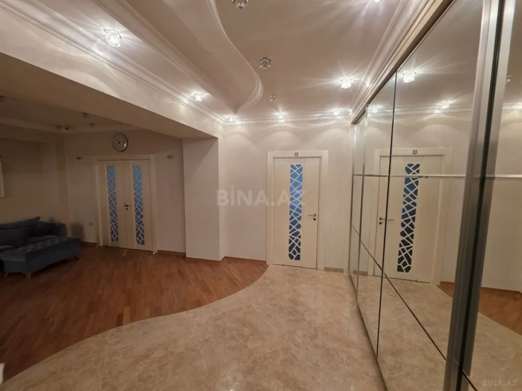 Kirayə verilir 5 otaqlı mənzil 263 m²