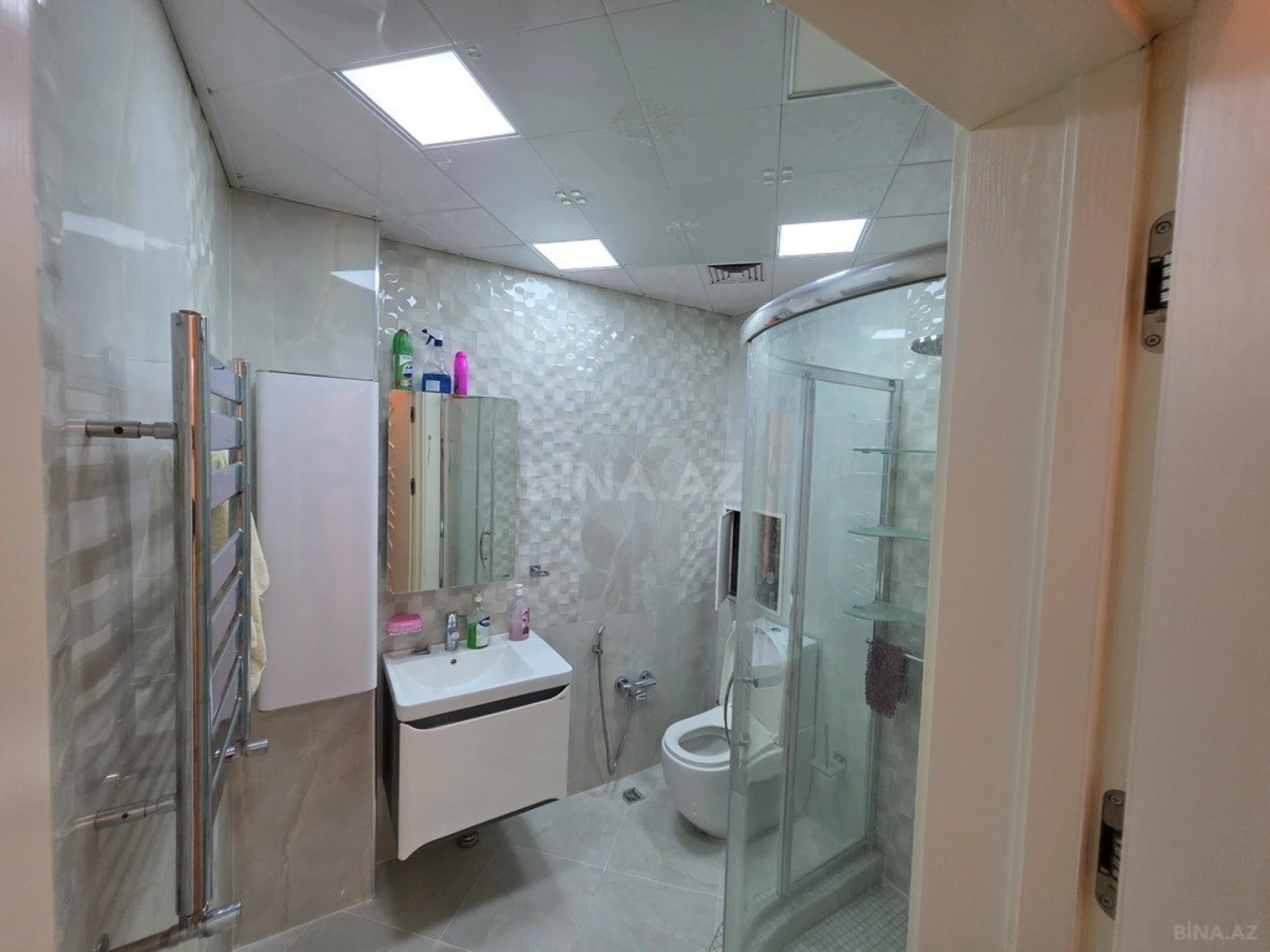 Kirayə verilir 5 otaqlı mənzil 263 m²
