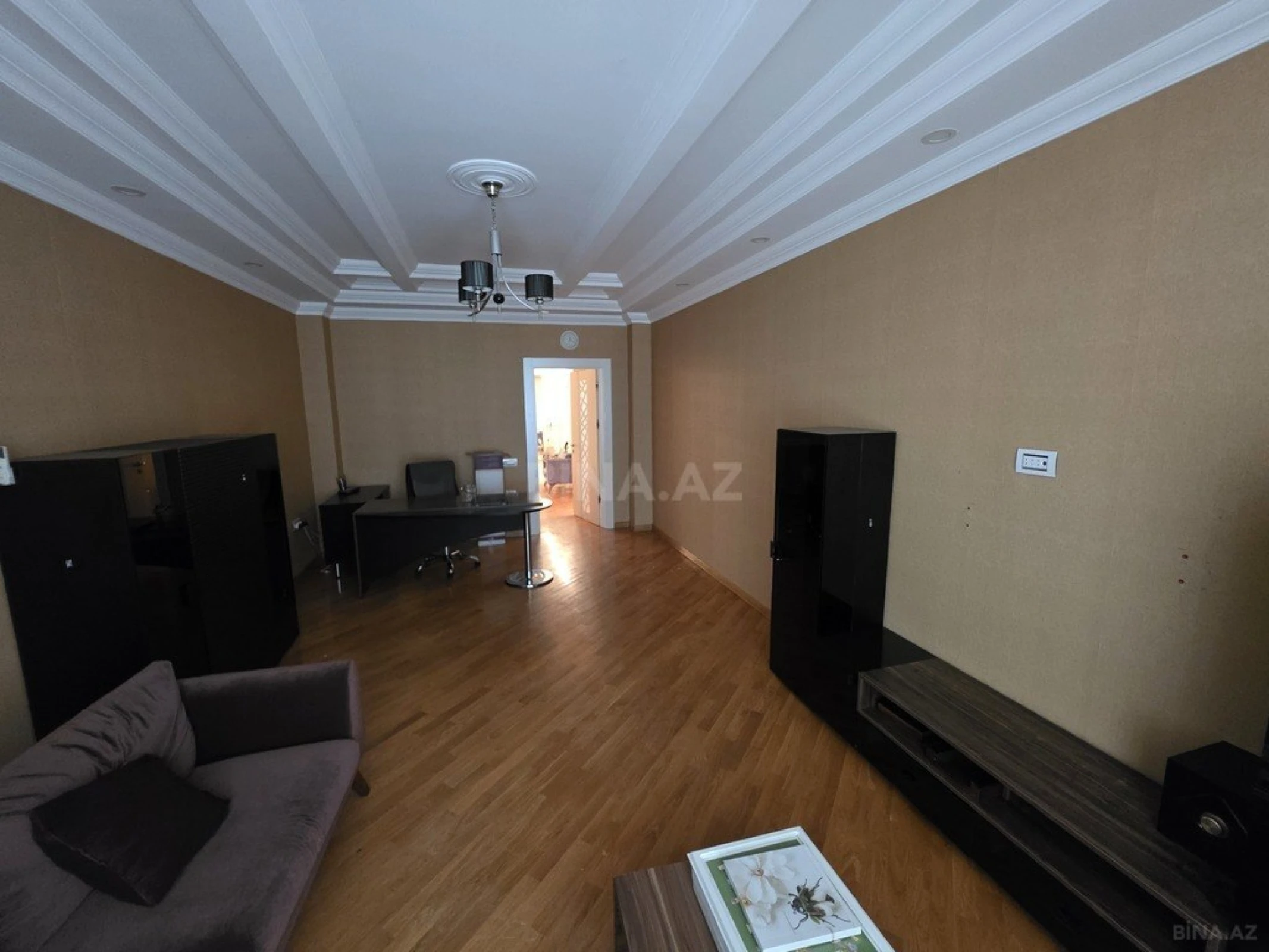 Kirayə verilir 5 otaqlı mənzil 263 m²