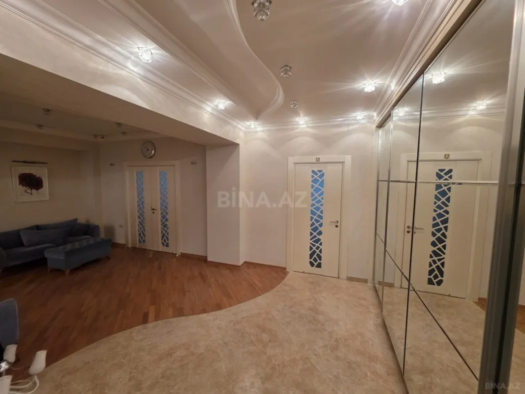 Kirayə verilir 5 otaqlı mənzil 263 m²
