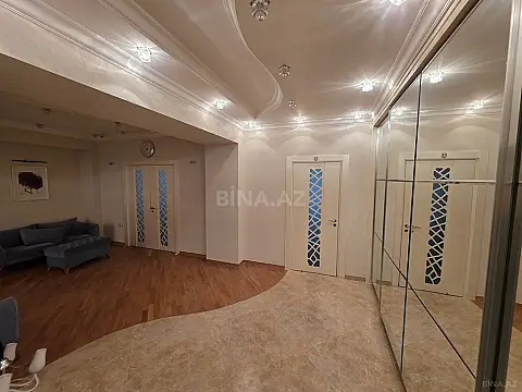 Kirayə verilir 5 otaqlı mənzil 263 m²