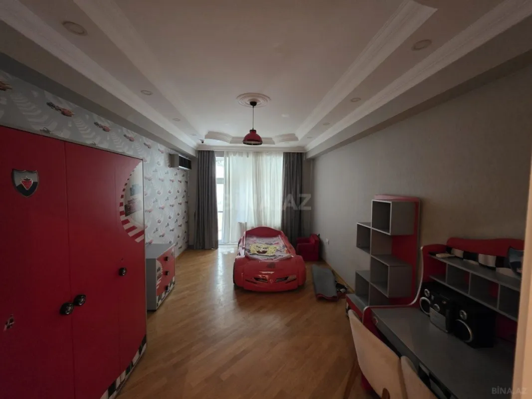 Kirayə verilir 5 otaqlı mənzil 263 m²