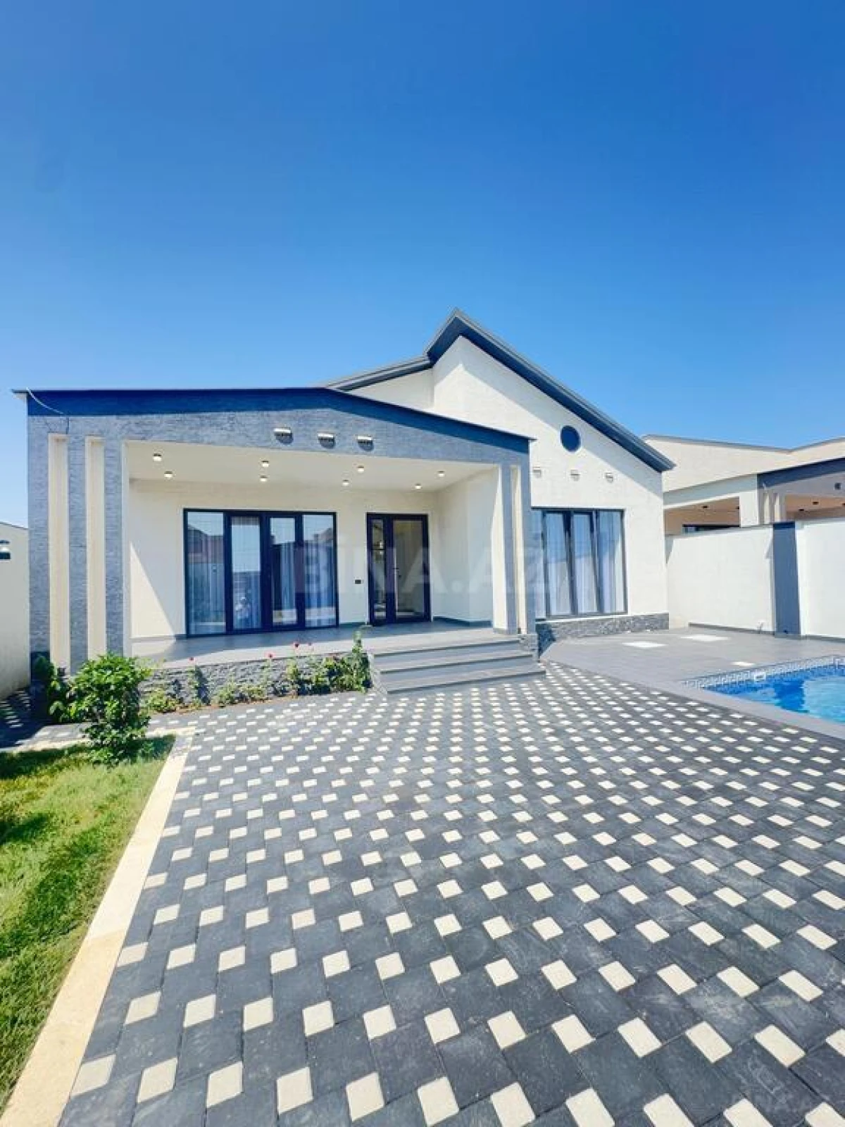 Satılır 4 otaqlı həyət evi 160 m²