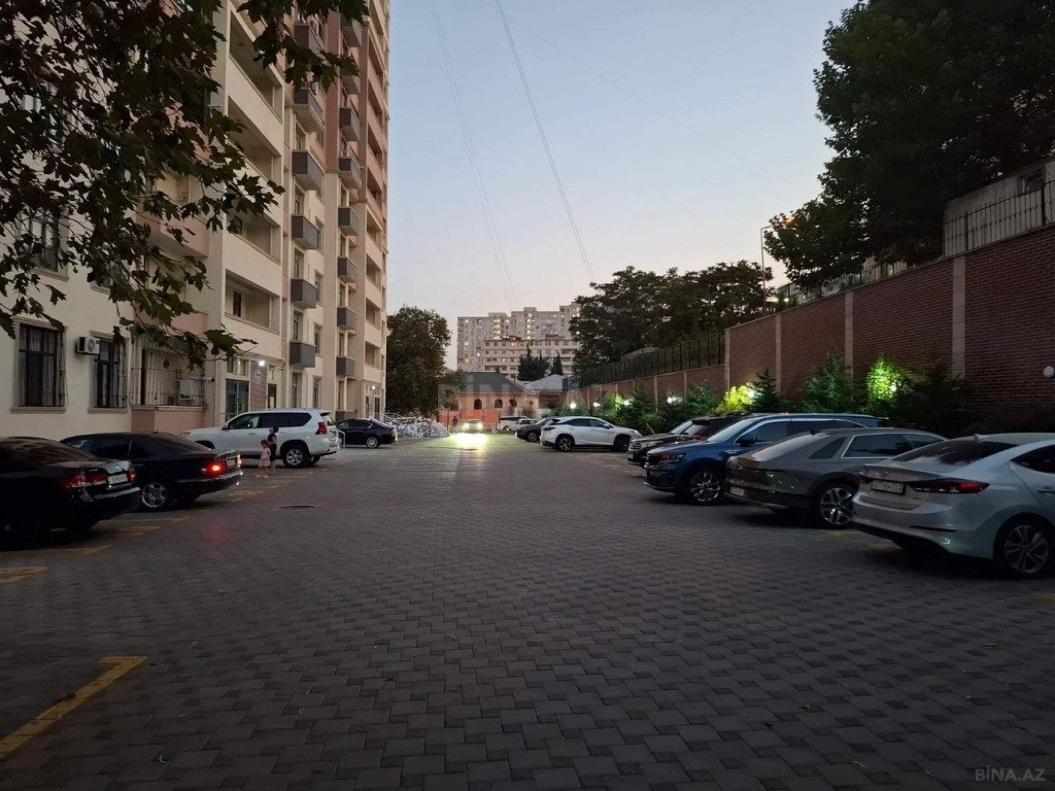 Satılır 2 otaqlı mənzil 100 m²