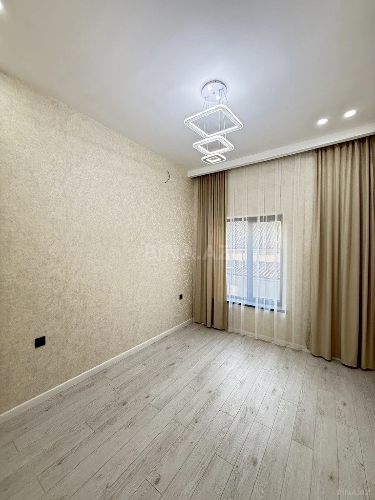 Satılır 4 otaqlı həyət evi 130 m²