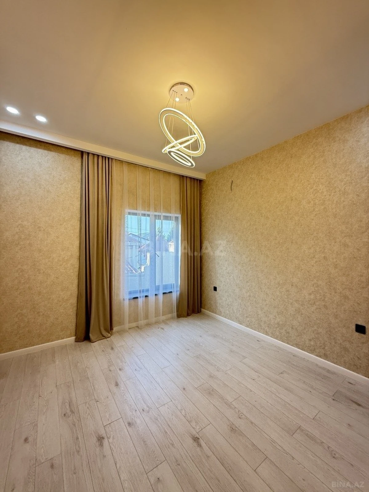 Satılır 4 otaqlı həyət evi 130 m²