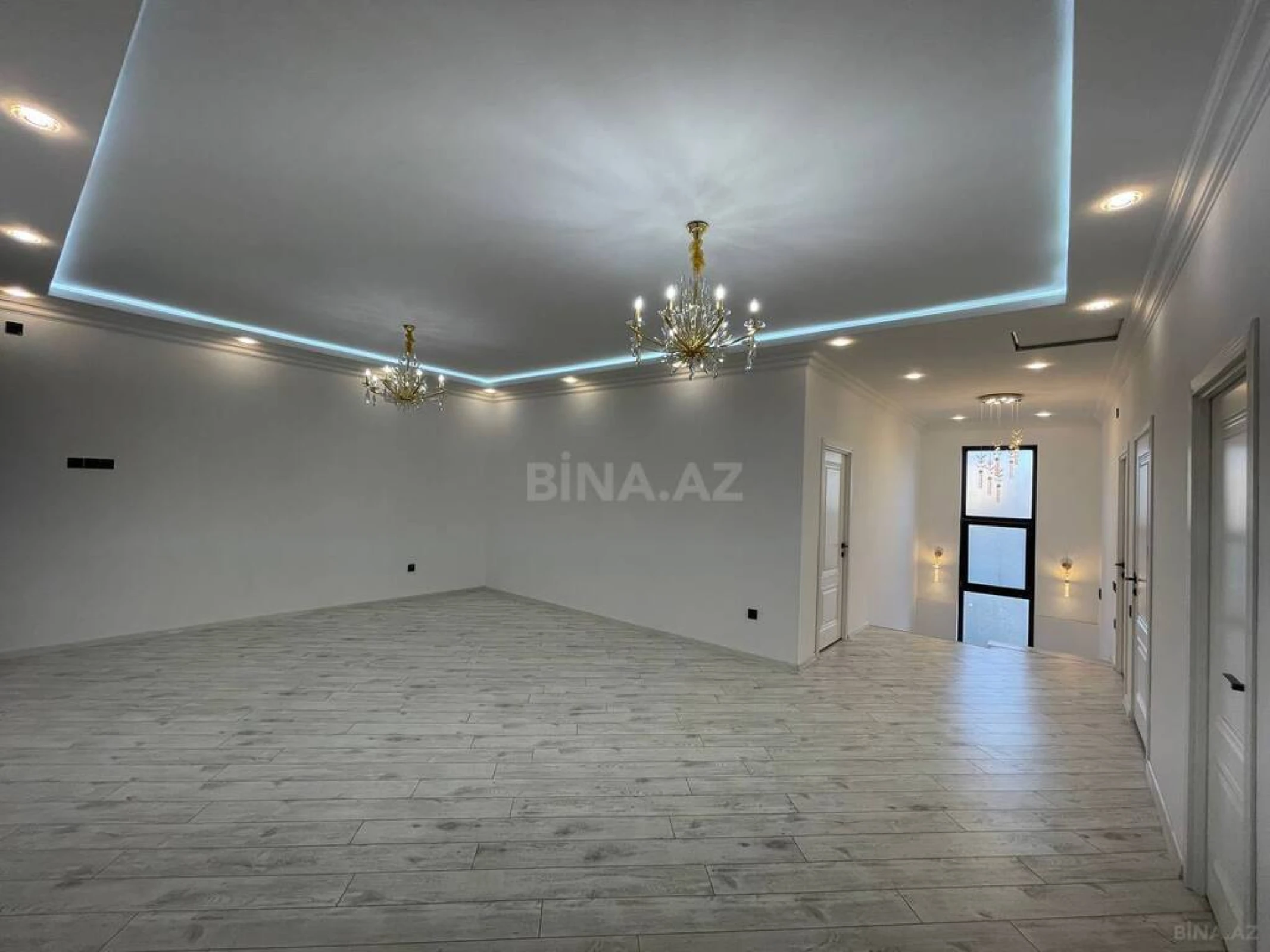 Satılır 8 otaqlı həyət evi 240 m²